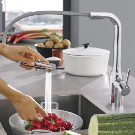 30270000 Смеситель для кухни GROHE Essence+ с высоким изливом и выдвижной лейкой, хром