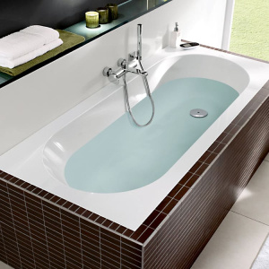 Ванна, Villeroy&Boch, Oberon, ширина, мм-1700, глубина, мм-750, высота, мм-450, водоизмещение (л)-135, тип установки-встраиваемый, форма-прям-я+ножки