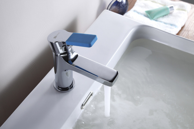Смеситель Lemark Aura LM0606C для умывальника монолитный, хром